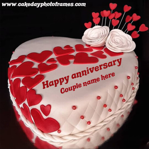 anniversary cake with name in heart